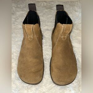 Tan Chukka Boots with Suede Finish and Rounded Toe